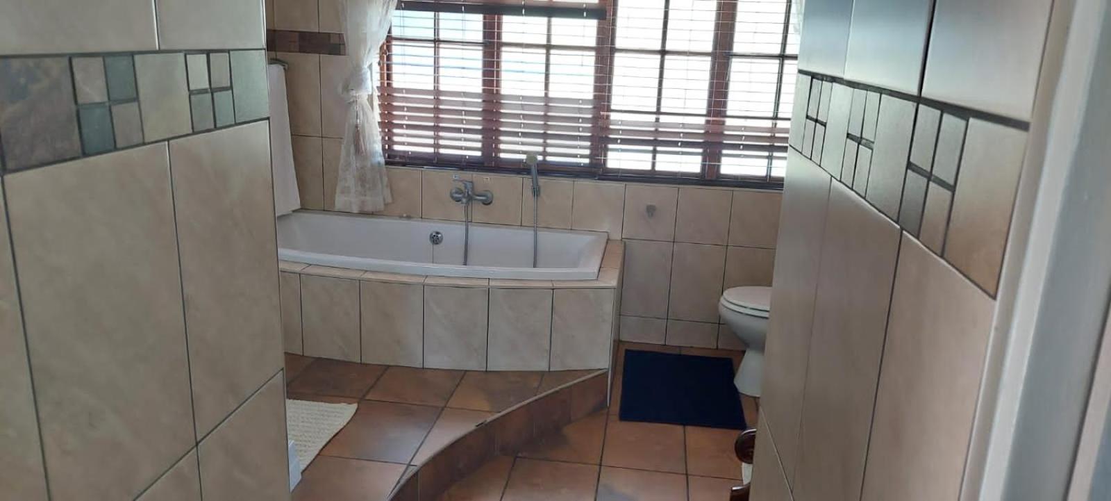 12 On Vaal Drive Guesthouse 밴더바일파크 외부 사진