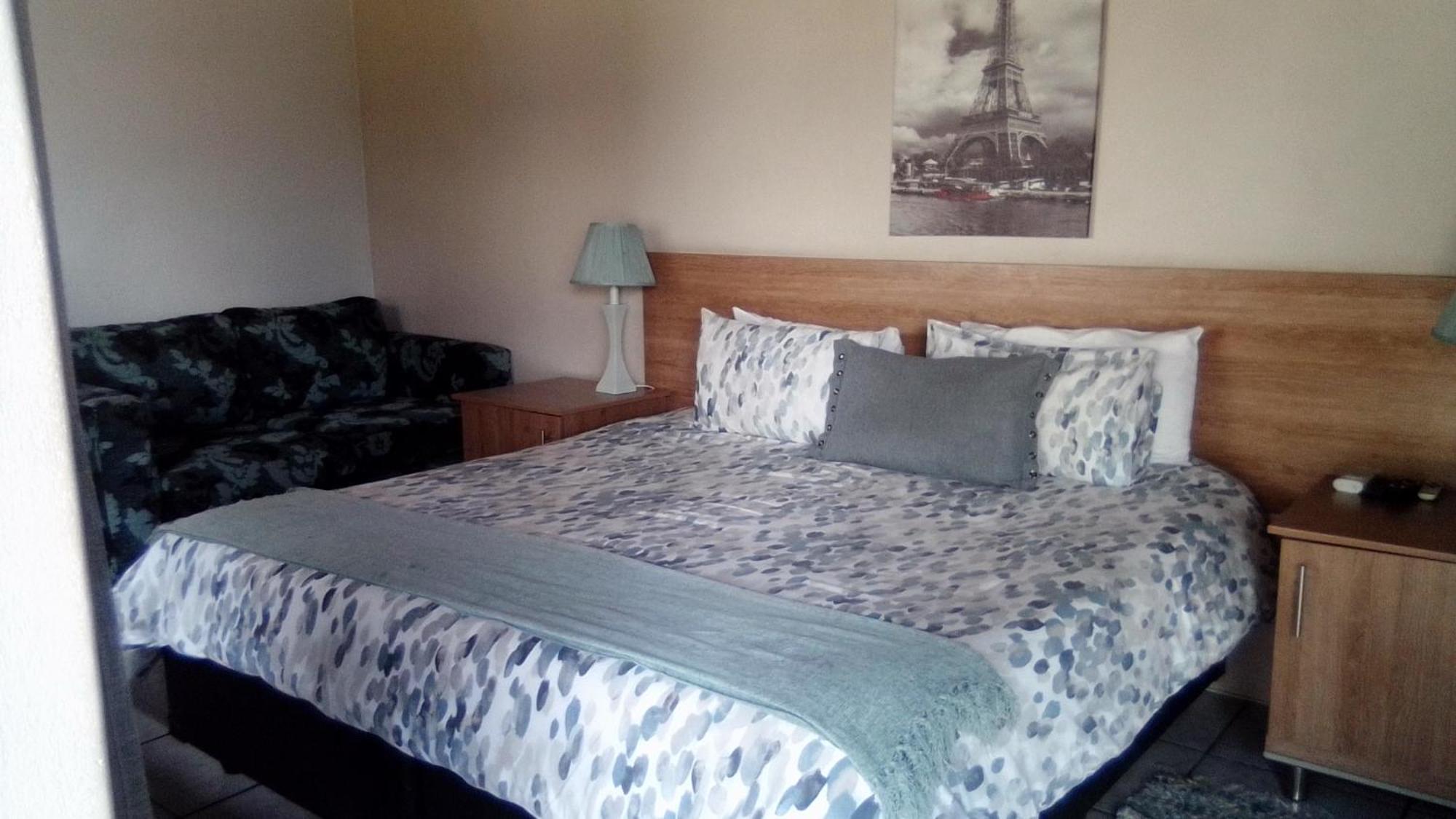 12 On Vaal Drive Guesthouse 밴더바일파크 외부 사진