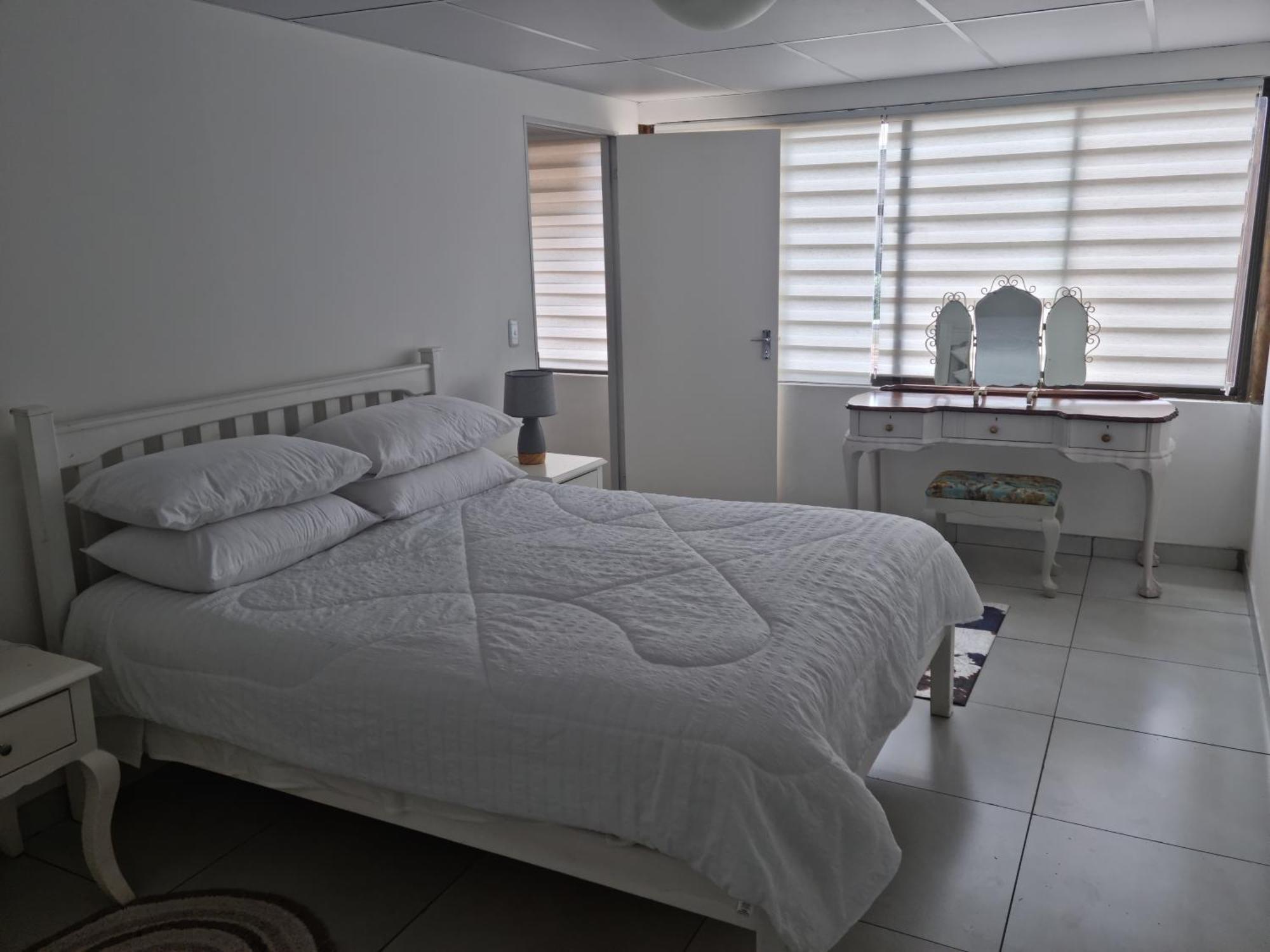 12 On Vaal Drive Guesthouse 밴더바일파크 외부 사진