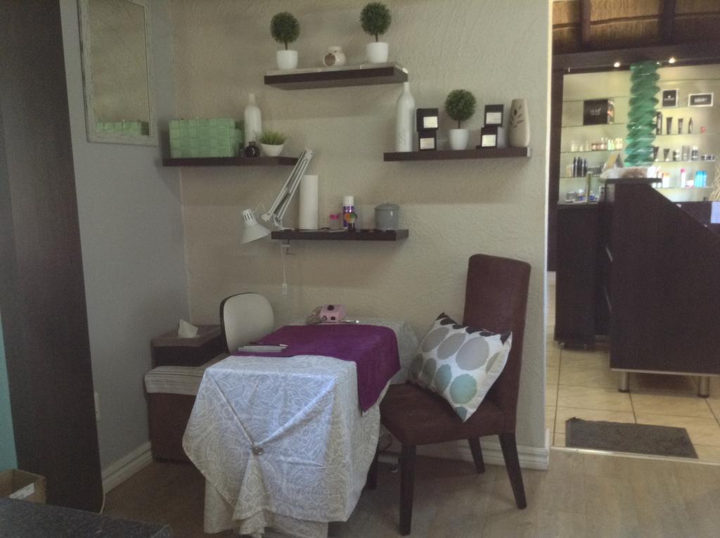 12 On Vaal Drive Guesthouse 밴더바일파크 외부 사진