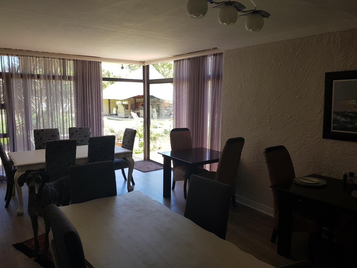 12 On Vaal Drive Guesthouse 밴더바일파크 외부 사진