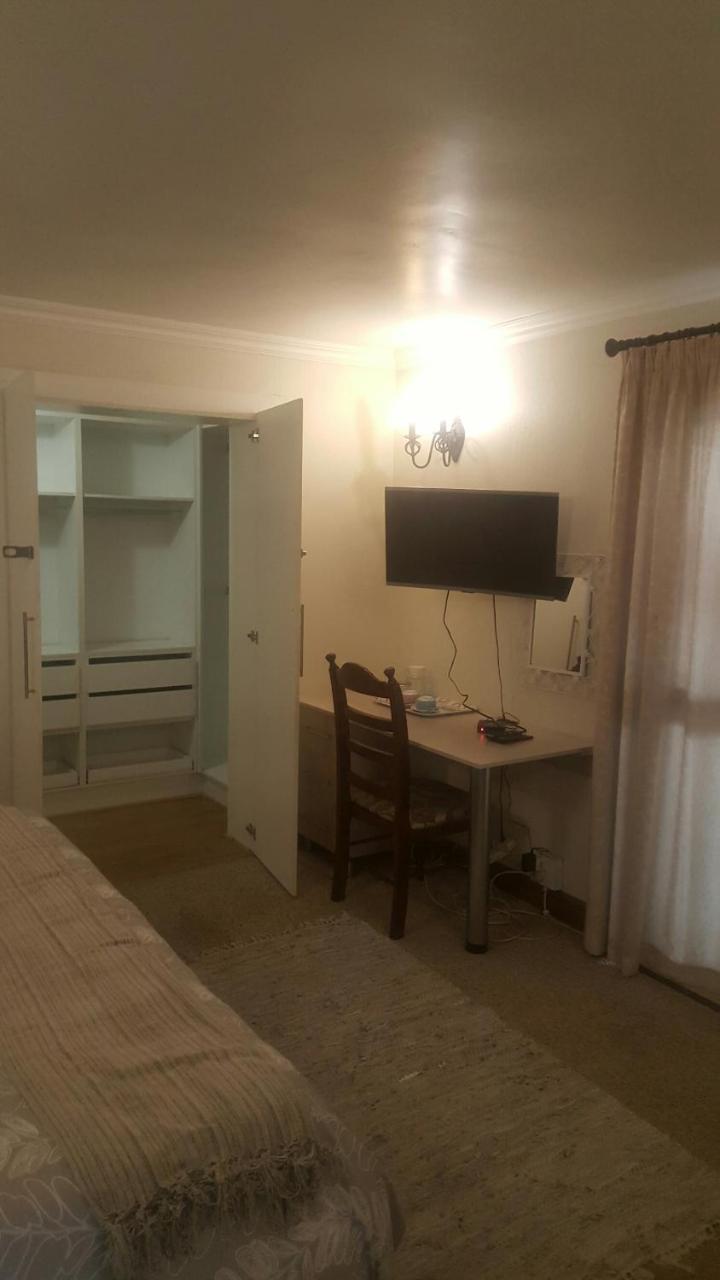 12 On Vaal Drive Guesthouse 밴더바일파크 외부 사진